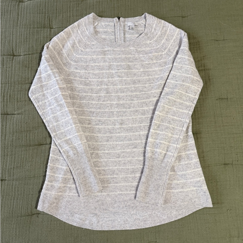 Halogen (Nordstrom Brand) Light Gray Cashmere Sweater, Size Small